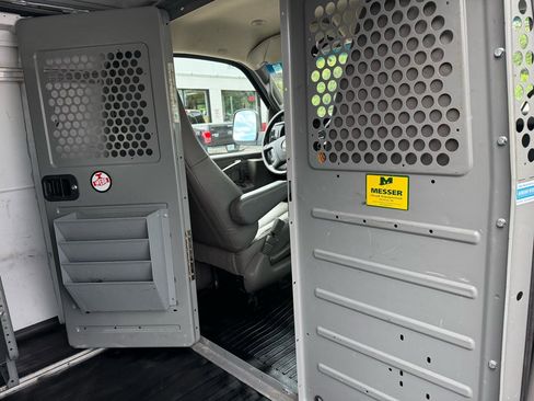 Used 2020 Chevrolet Express 2500 Extended w/ Enhanced Convenience Package RWD image 25
