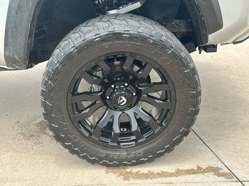 Used 2022 Toyota Tacoma TRD Off-Road AWD/4WD image 10
