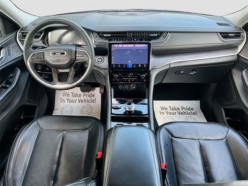 Used 2023 Jeep Grand Cherokee L Limited image 23