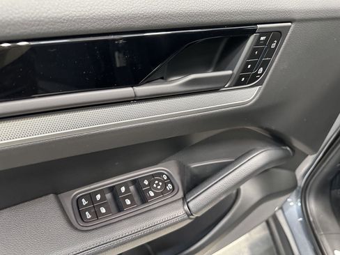 New 2026 Porsche Cayenne Cayenne Coupe image 16