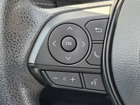 Used 2025 Toyota RAV4 XLE FWD image 23
