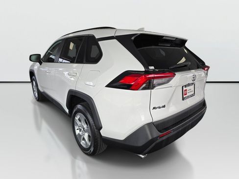 Certified 2021 Toyota RAV4 XLE w/ Convenience Package AWD/4WD image 3