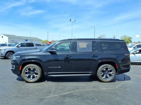 Used 2023 Jeep Wagoneer Series III w/ Preferred Equipment Group AWD/4WD image 7