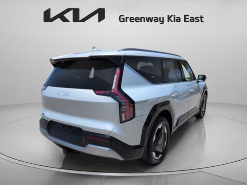 Certified 2024 Kia EV9 Land AWD/4WD image 6