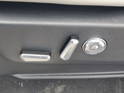 New 2026 Lincoln Navigator Reserve w/ Jet Appearance Package image 13