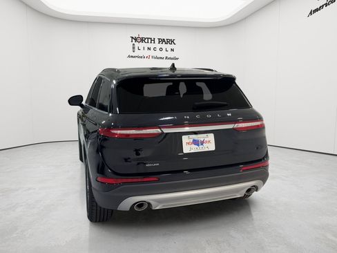 New 2026 Lincoln Corsair Premiere FWD image 8
