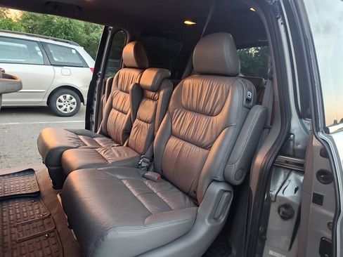 Used 2010 Honda Odyssey EX-L image 17