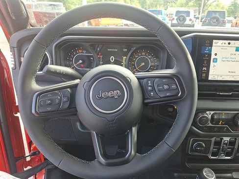 New 2025 Jeep Gladiator Sport image 15