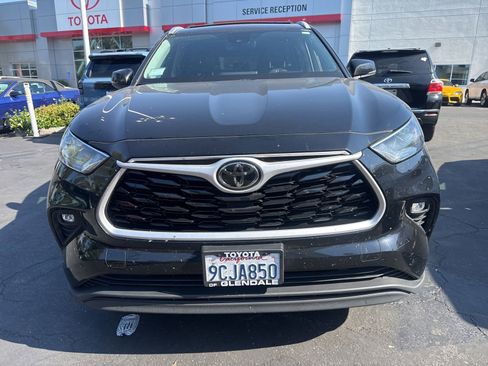 Used 2022 Toyota Highlander XLE FWD image 8