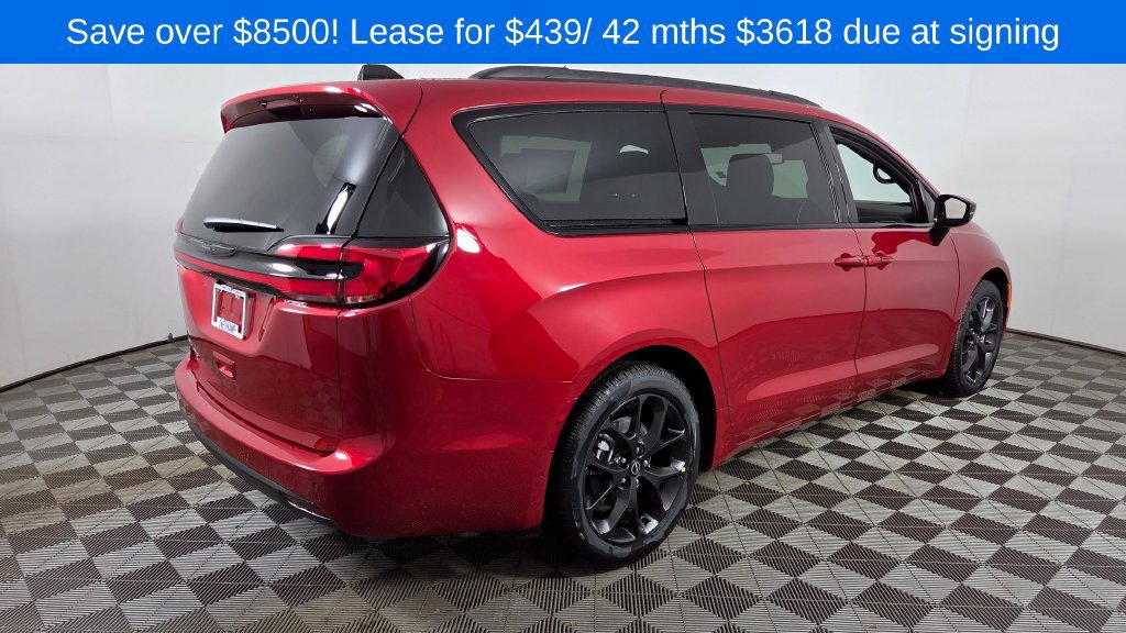 New 2026 Chrysler Pacifica Select w/ S Appearance Package FWD image 7