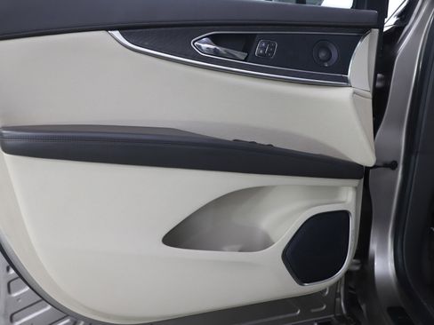 Used 2019 Lincoln Nautilus Reserve image 19