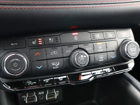 Used 2024 Dodge Durango GT image 18