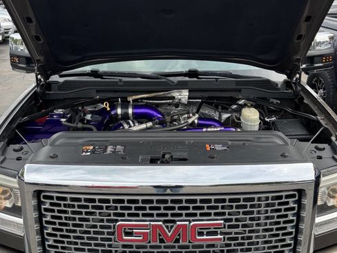Used 2015 GMC Sierra 2500 Denali w/ Duramax Plus Package AWD/4WD image 29