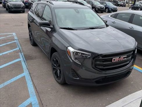 Certified 2021 GMC Terrain SLE w/ Driver Convenience Package image 3