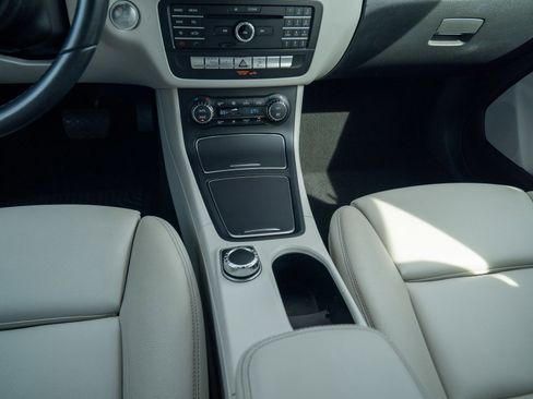 Used 2016 Mercedes-Benz B 250e image 25