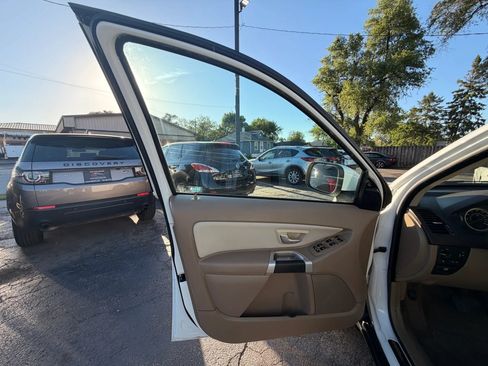 Used 2011 Volvo XC90 3.2 AWD/4WD image 9