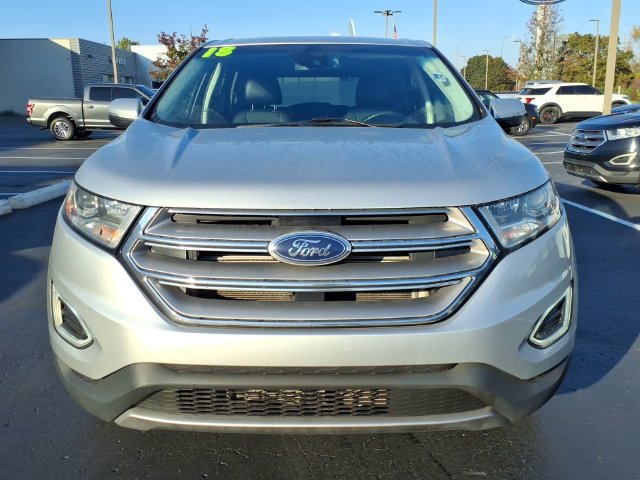 Used 2018 Ford Edge Titanium w/ Ford Safe & Smart Package AWD/4WD image 2