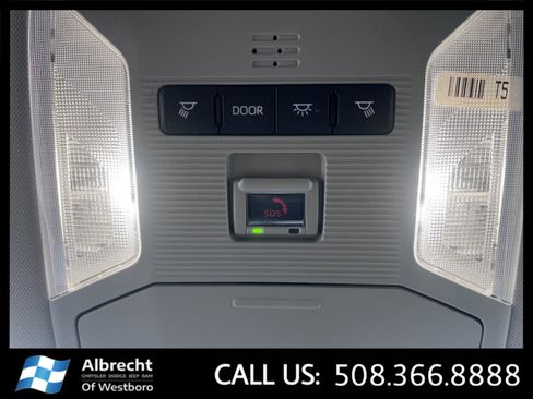 Used 2025 Toyota RAV4 XLE image 29