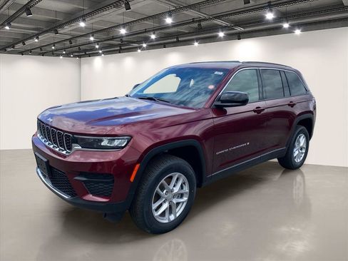 New 2026 Jeep Grand Cherokee Laredo X AWD/4WD image 2