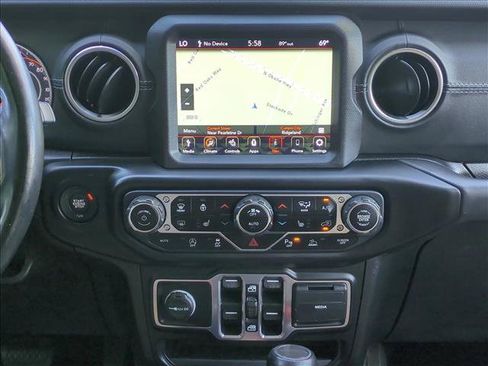 Used 2020 Jeep Gladiator Overland AWD/4WD image 6