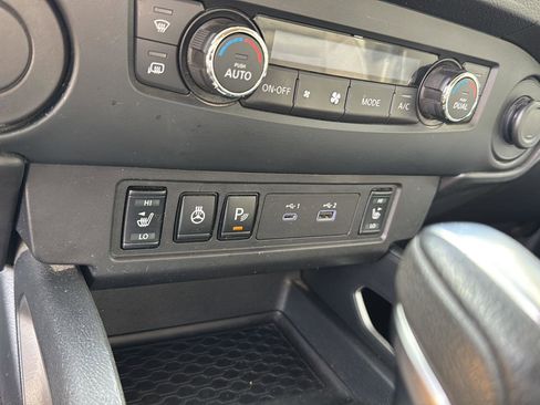 Used 2022 Nissan Frontier SV image 24