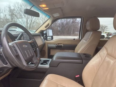 Used 2013 Ford F250 Lariat w/ Chrome Pkg image 17