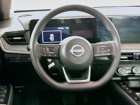 Used 2025 Nissan Kicks SV FWD image 17