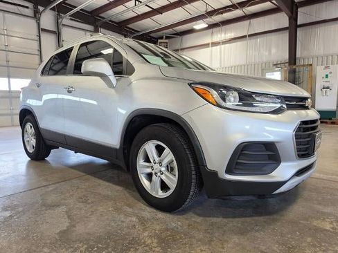 Used 2017 Chevrolet Trax LT w/ LT Convenience Package FWD image 7