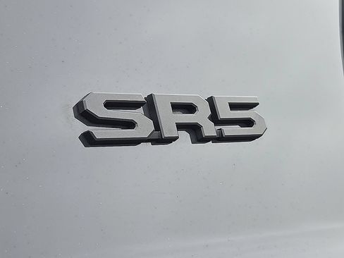 Used 2025 Toyota 4Runner SR5 AWD/4WD image 8