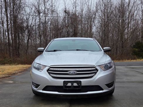 Used 2016 Ford Taurus SEL w/ Equipment Group 201A image 2