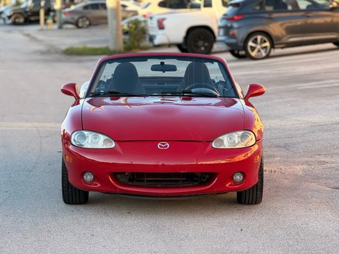 Used 2003 MAZDA MX-5 Miata image 2