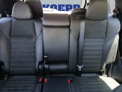 Used 2024 Mitsubishi Outlander SE FWD image 16