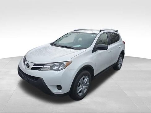 Used 2014 Toyota RAV4 LE image 2
