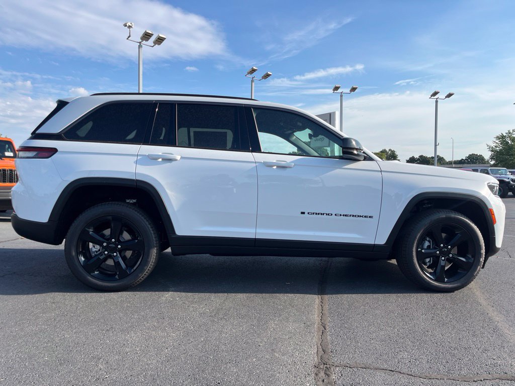 New 2026 Jeep Grand Cherokee Limited AWD/4WD image 57