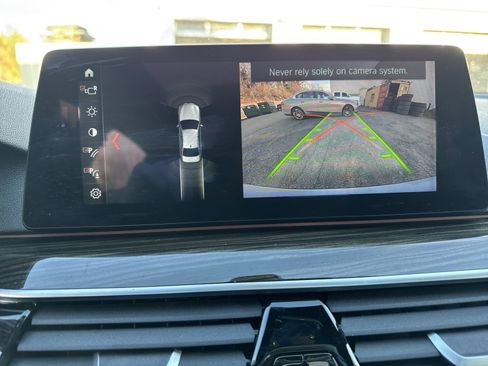 Used 2018 BMW 530i xDrive image 14