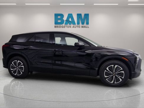 New 2025 Chevrolet Blazer EV LT image 8