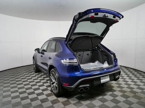New 2026 Porsche Macan AWD/4WD image 34