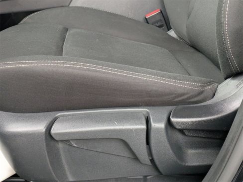 Used 2023 Nissan Rogue S image 26