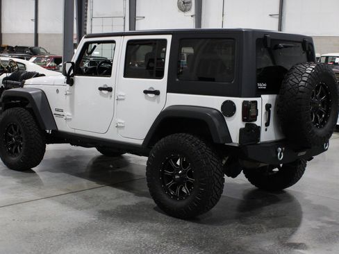 Used 2016 Jeep Wrangler Unlimited Sport w/ Quick Order Package 24S AWD/4WD image 3