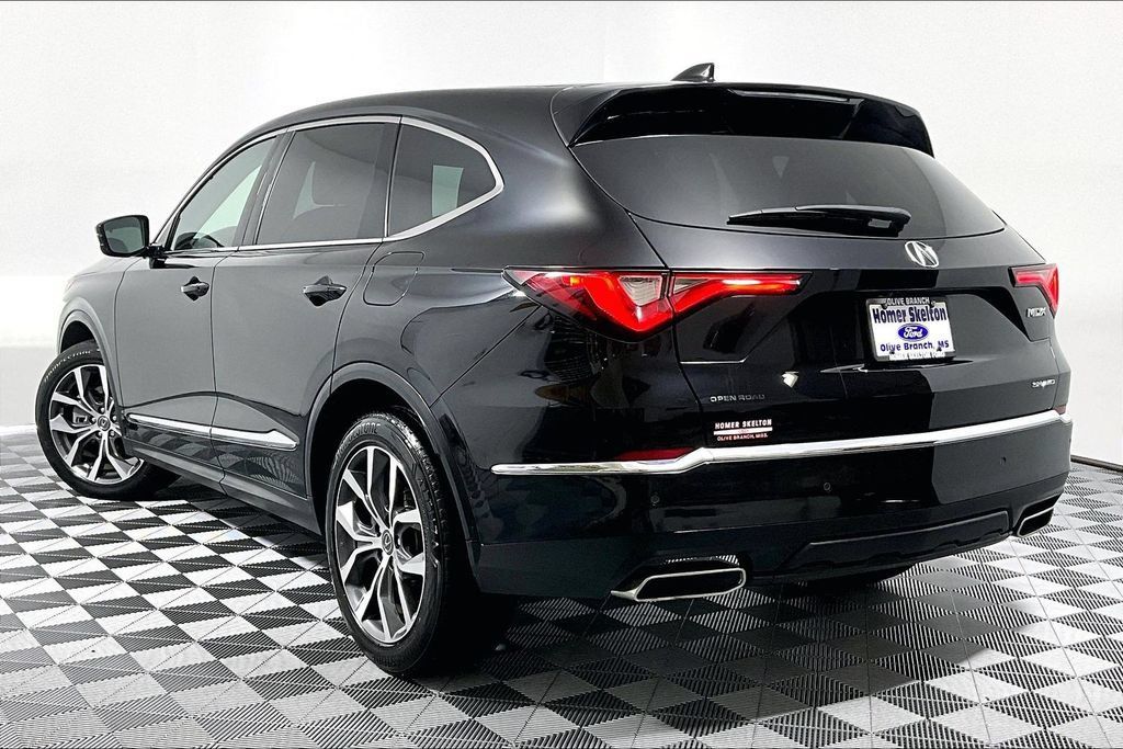 Used 2024 Acura MDX w/ Technology Package AWD/4WD image 11