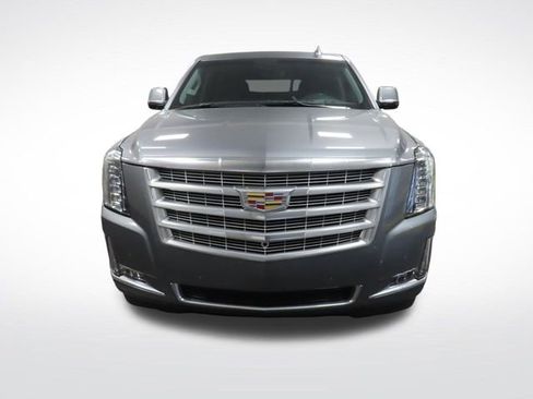 Used 2019 Cadillac Escalade Luxury image 9