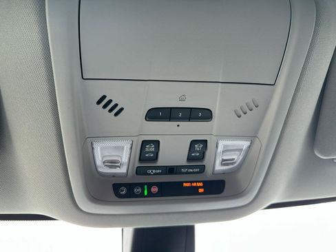 Used 2019 Buick Enclave Premium w/ Experience Buick Package FWD image 21
