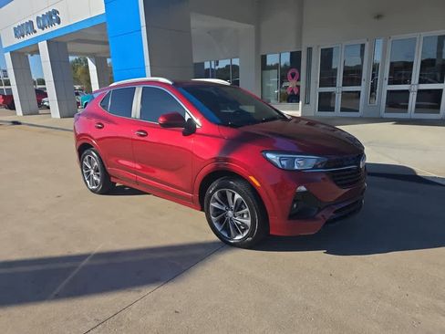 Used 2022 Buick Encore GX Select w/ Sport Touring Package image 2