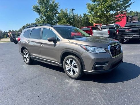 Used 2021 Subaru Ascent Premium w/ Convenience Package AWD/4WD image 4