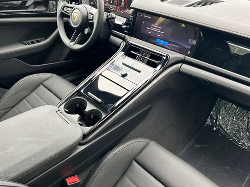 New 2026 Porsche Panamera image 17