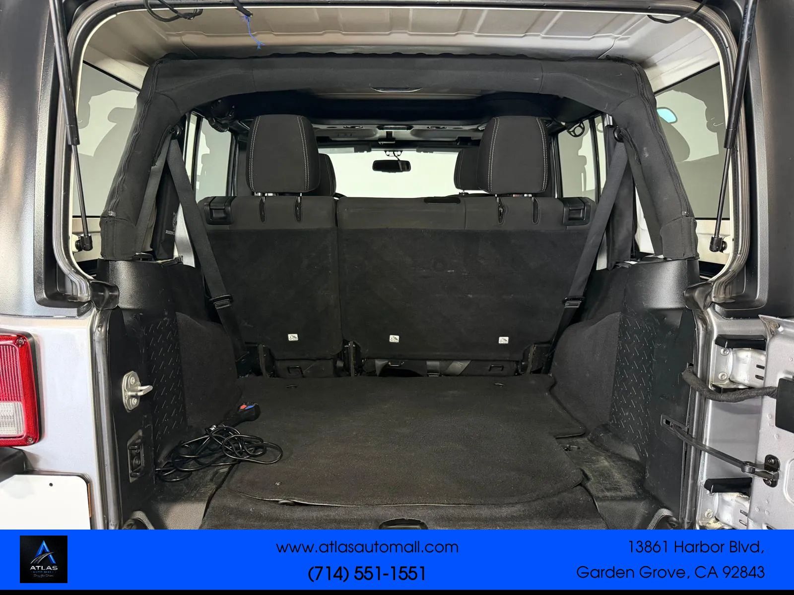 Used 2018 Jeep Wrangler Unlimited Sahara AWD/4WD image 12