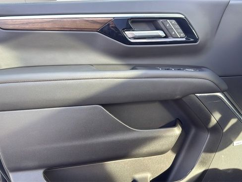 Used 2026 Chevrolet Suburban High Country w/ Sun And Tow Package image 24