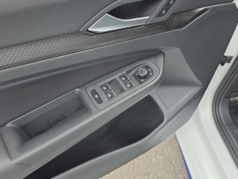 Used 2024 Volkswagen Golf R AWD/4WD image 18