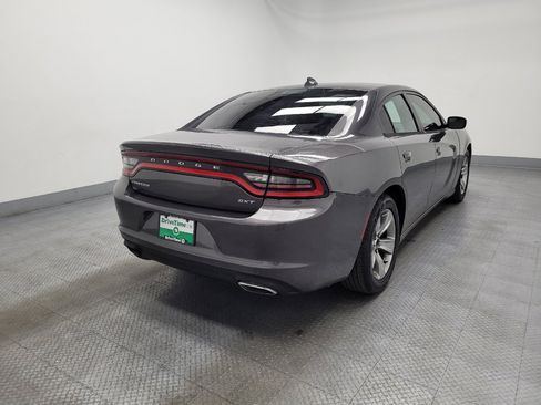 Used 2016 Dodge Charger SXT image 9