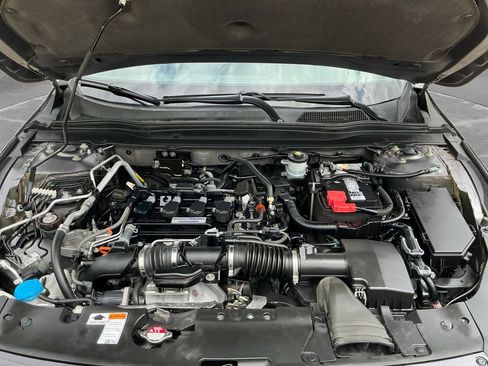 Used 2018 Honda Accord Sport image 18